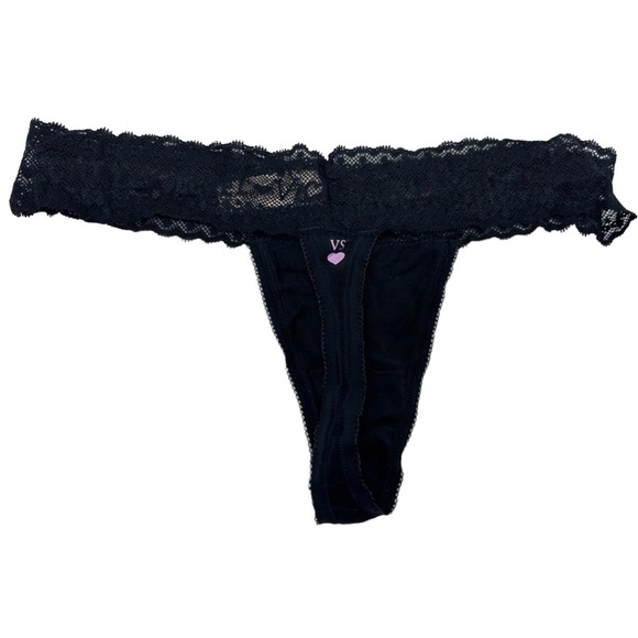 Victoria’s Secrets - Low-Rise Lace Thong - Picture 3 of 5